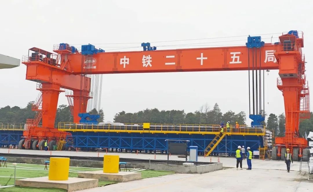 微特助力中鐵建集團(tuán)新型千噸級提梁機(jī)成功下線
